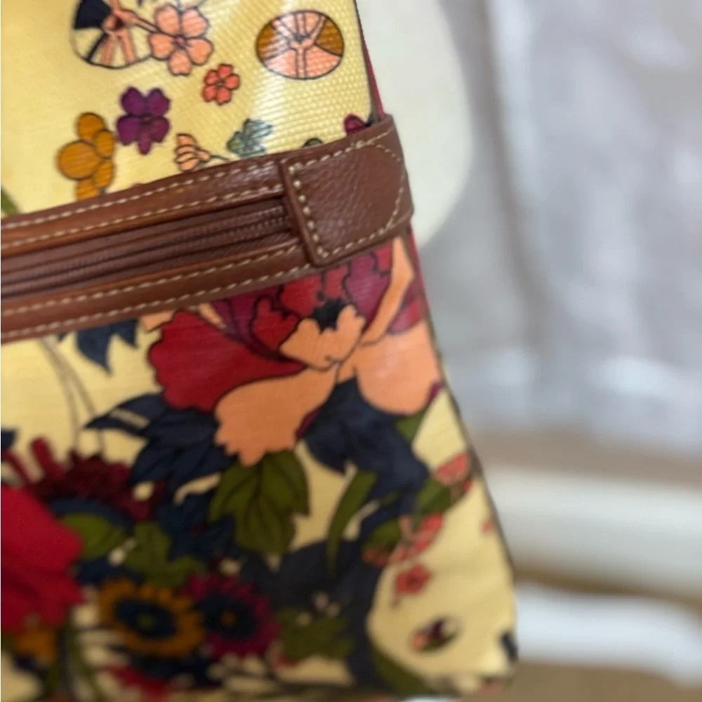 Sakroots Artist Circle Floral Crossbody Bag
